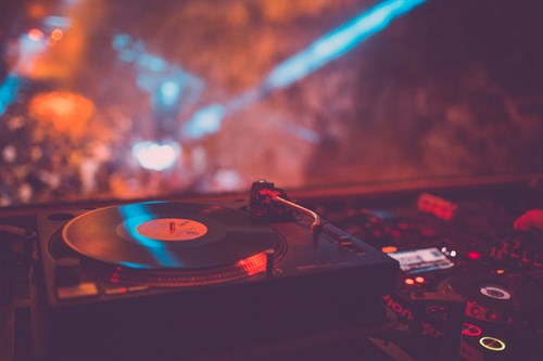 Dimensions -2016-Neven -3