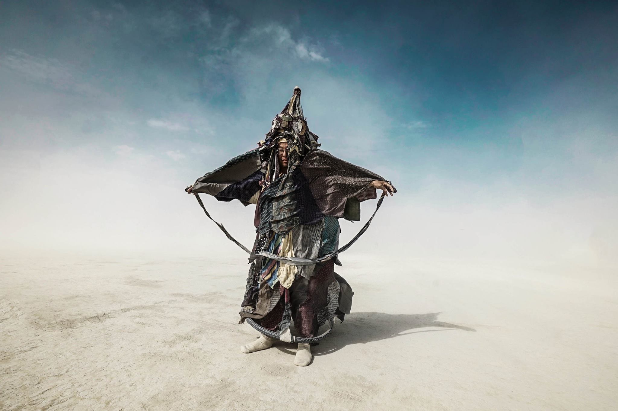 Victor-Habchy_Burining-Man-2014_funny-guy-with-50-layers-of-chlotes