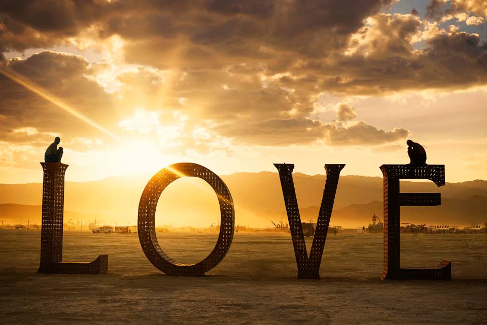 Victor-Habchy_Burining-Man-2014_love