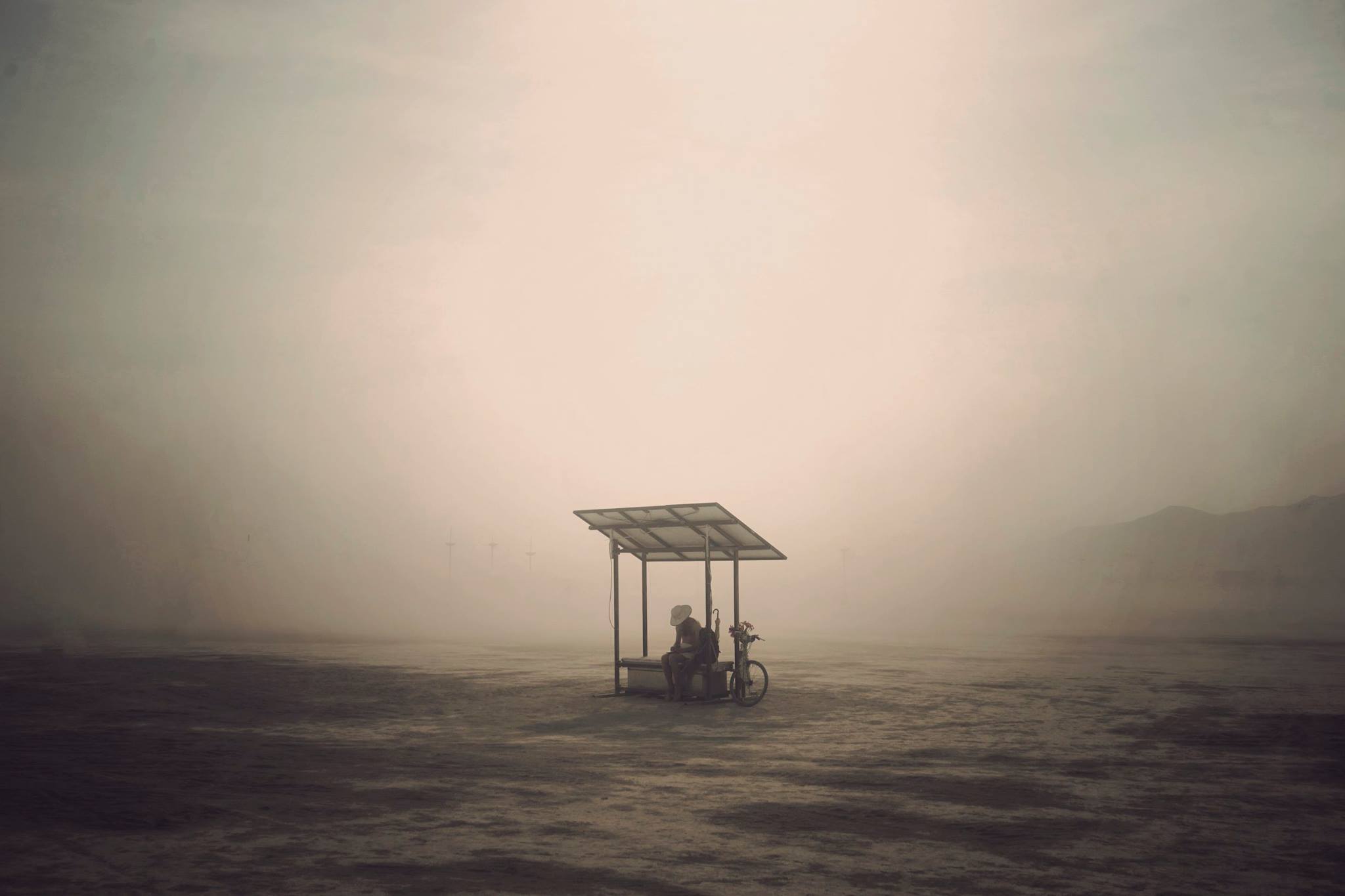 Victor-Habchy_Burining-Man-2014_waiting-for-the-bus