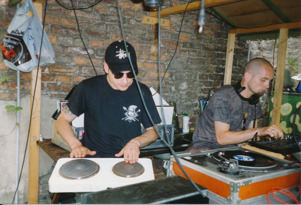 Berlin_90_(C)-Tilman-Brembs_10_dinoherdplatte