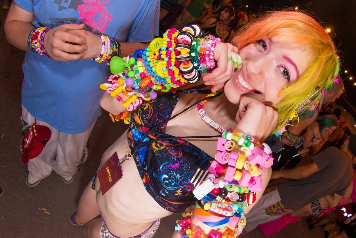 cute-candy-rave-girl