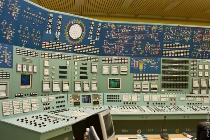 Soviet-powerplant-control-room_1