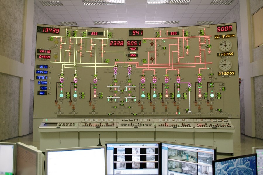 Soviet-powerplant-control-room_3