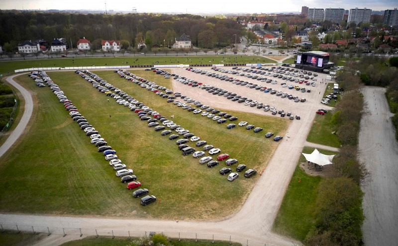 Mads-Langer-2020-drive-in-concert-Mikkel-Berg-Pedersen-AFP-1